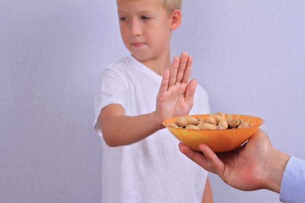 如果孩子有食物过敏，父母应该怎么做