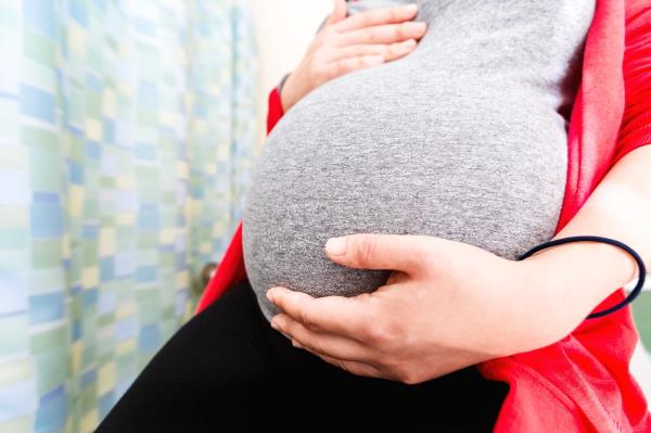 临床审查发现围产期使用大麻对妊娠和哺乳的不利影响