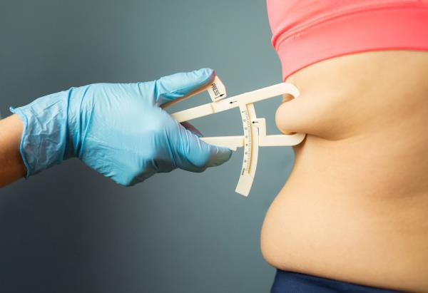 妊娠早期肥胖与心脏风险和复杂分娩有关