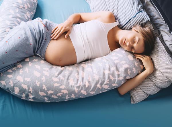 在怀孕期间，减少光照能帮助你睡得更好，改善你的心理健康吗?