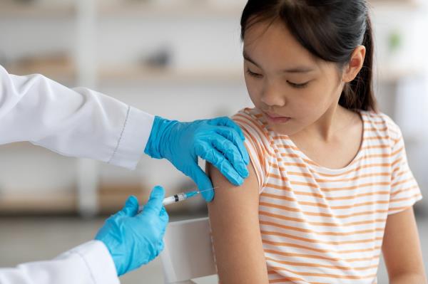 加州的儿童COVID-19疫苗接种计划是否减少了报告病例和住院治疗?