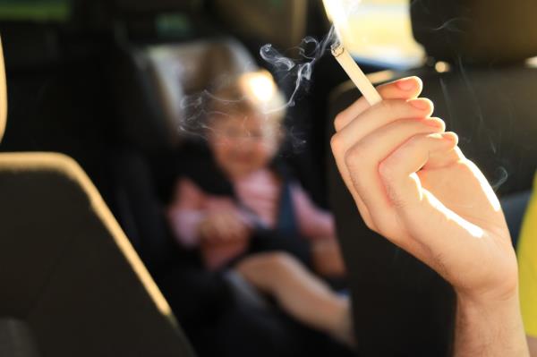 研究表明，早期吸烟会加速衰老，并敦促采取预防措施